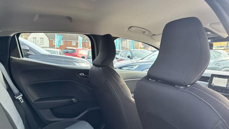 Renault Clio 1.6 E-TECH full hybrid 145 Evolution 5dr Auto Hybrid Hatchback